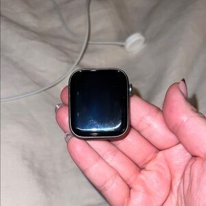 SERIES 5 APPLE WATCH